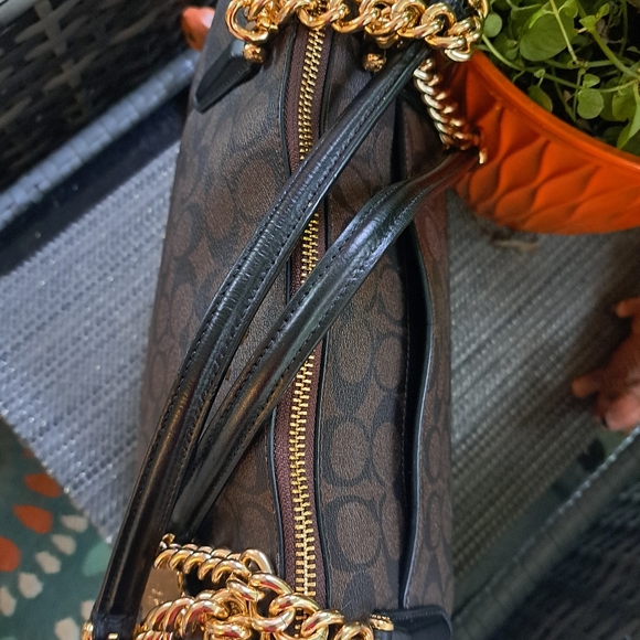 🎁 NEW COACH AVA SIGNATURE Shoulder Bag with Gold Chains/Hardware - Picture 7 of 14